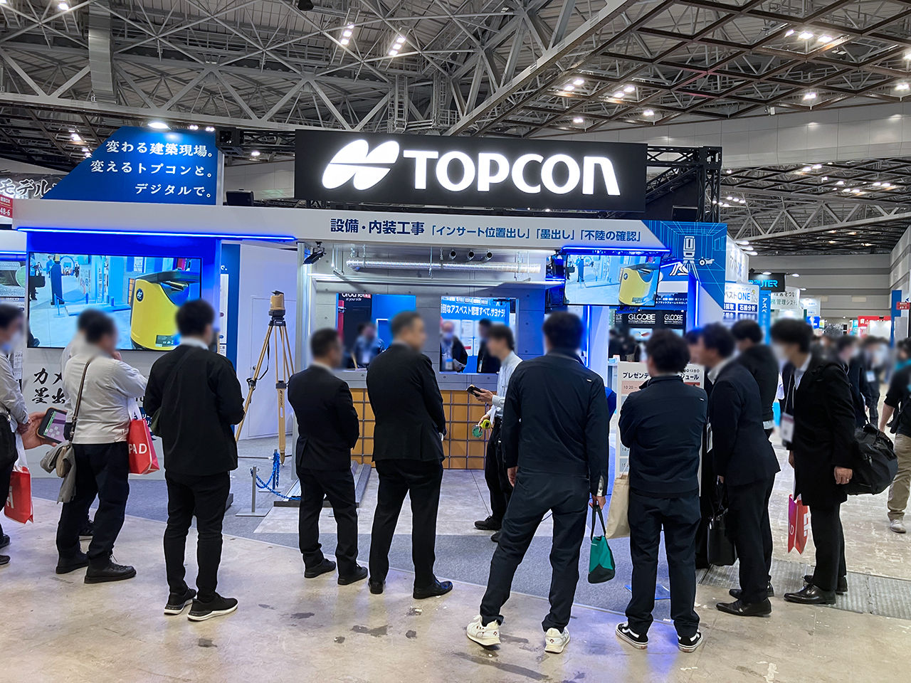 【設備・内装工事】ロボット×杭ナビで墨出しを自動化