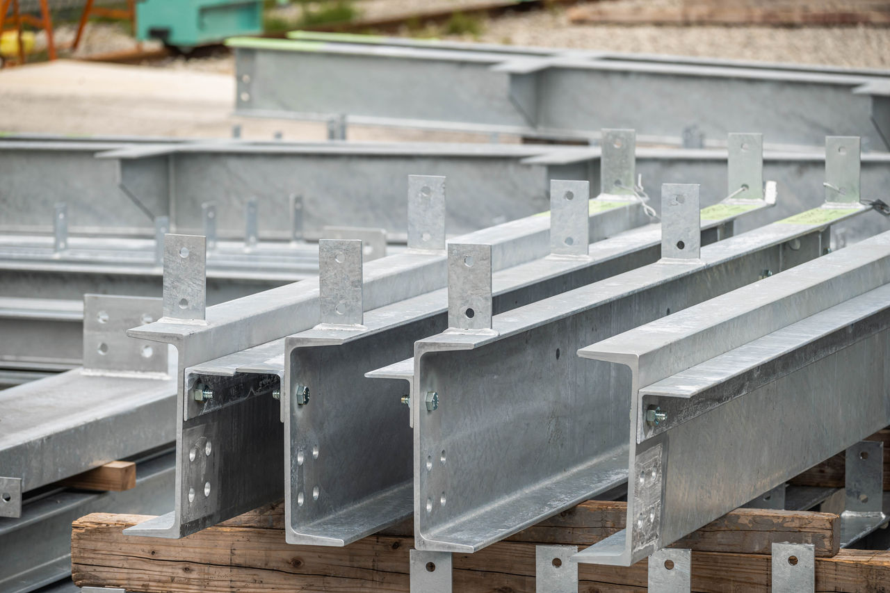 建築資材置場の鉄骨