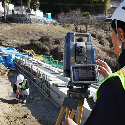 自動視準モデル