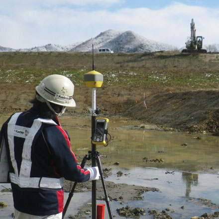 측량을 위한 GNSS. LN-100은 검사에도 사용됩니다.