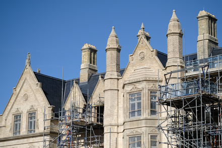 การตรวจสอบสถานที่ก่อสร้างรุ่นต่อไปของ Balfour Beatty