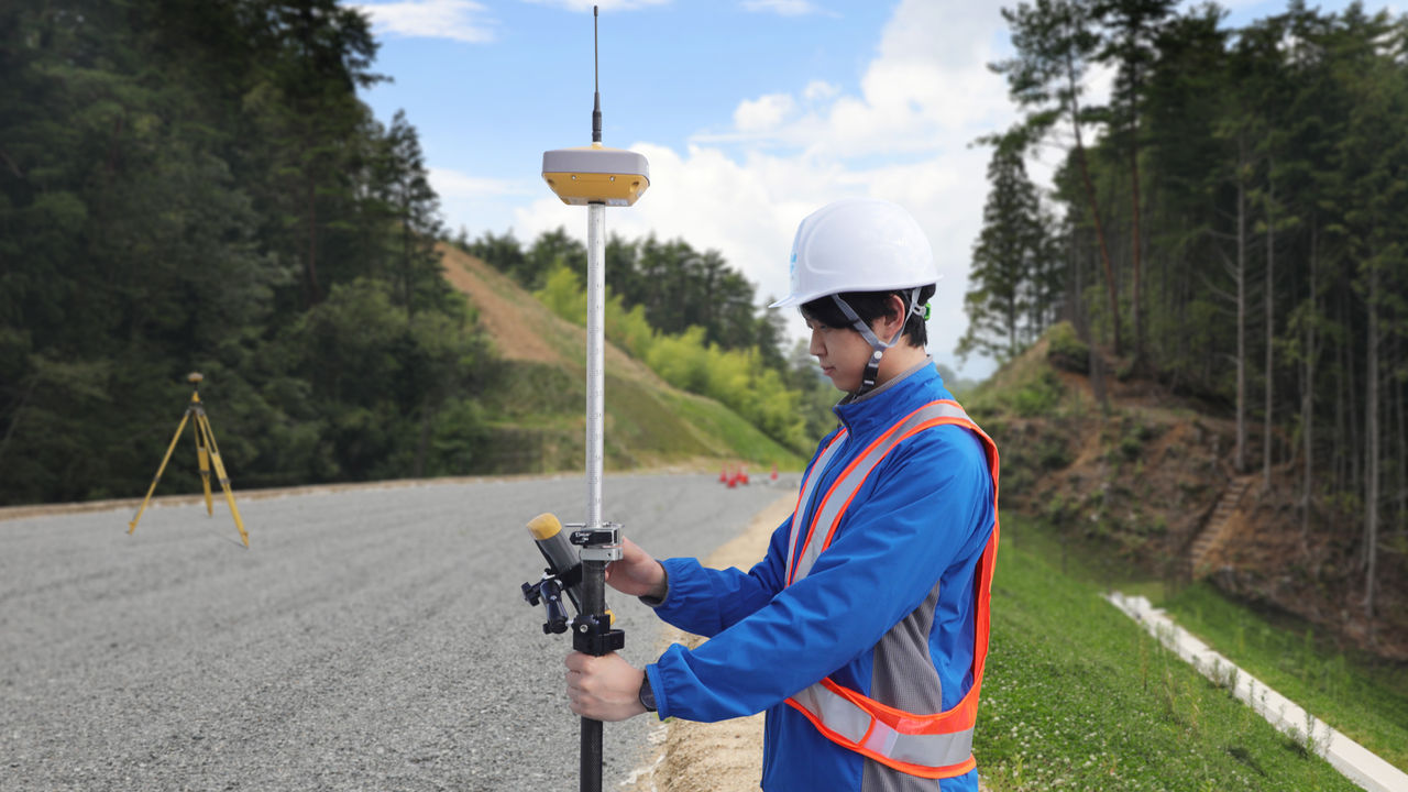 HiPer VR เครื่องรับสัญญาณ GNSS อเนกประสงค์